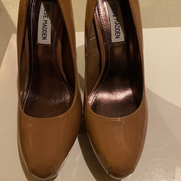 Steve Madden Patent Leather Heels size 7.5 - Picture 2 of 5